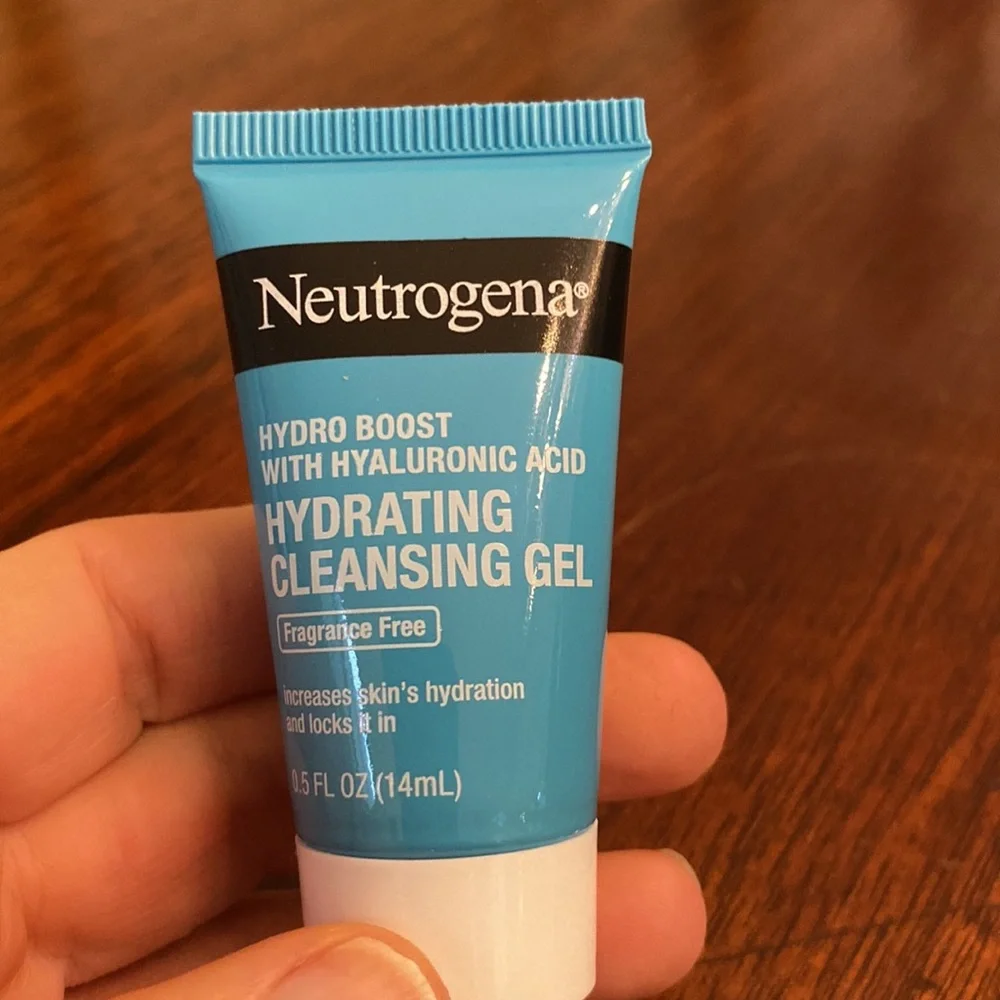 Neutrogena Hydro Boost Hydrating Cleansing Gel Travel Sample Size New Unopened